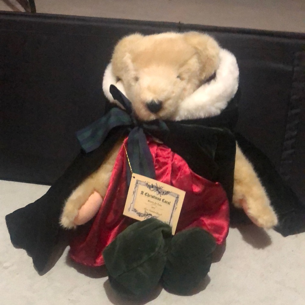 Muffy Vanderbear ALICE Christmas Carol